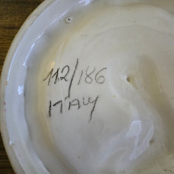 Vintage Hand-Painted Ceramic Madonna & Child Design Religious Plate numbered - Picture 8 of 10